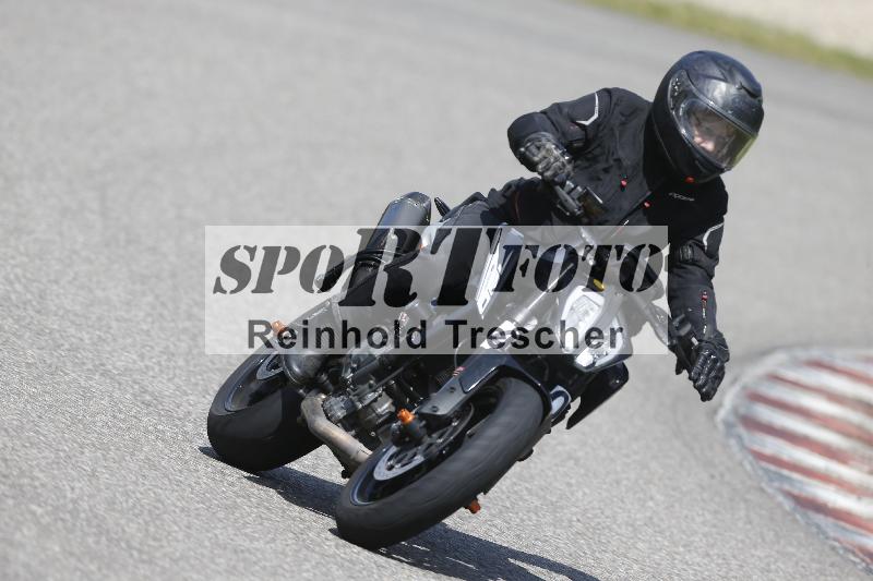 Archiv-2025/09 22.04.2025 Cornu Master School ADR/rot-rouge/40